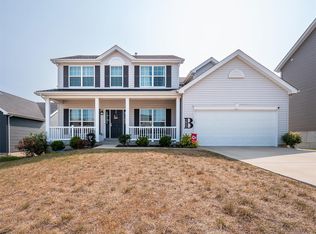 1612 Ridgeway Trl, Fenton, MO 63026