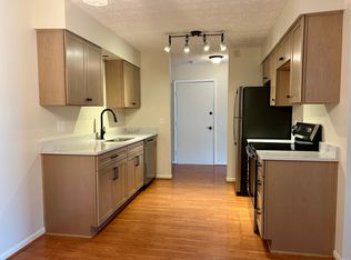 16 High Gate Trl APT 3, Fairport, NY 14450