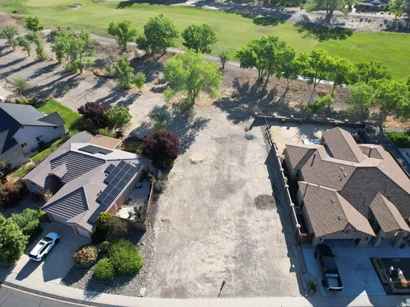 764 Divot Dr, Fernley, NV 89408