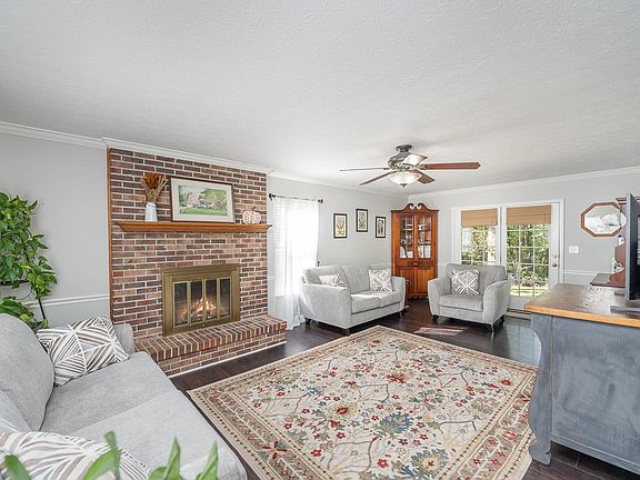 3rd image of 1806 Promontory Dr