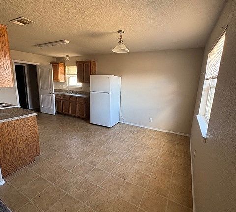 5th image of 3800 Ida Dr