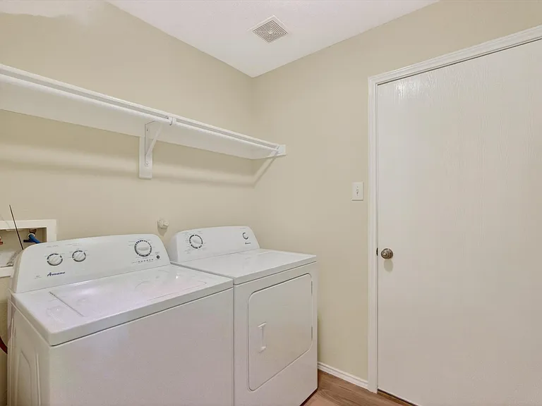 7401 Cowhand Ct — Photo 16