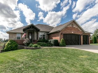 3751 N Meadowgate Ct, Springfield, MO 65803