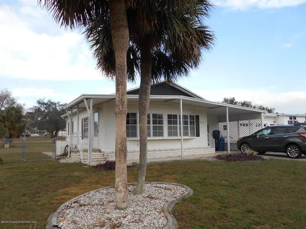 8457 Dickens Ave, Brooksville, FL 34613