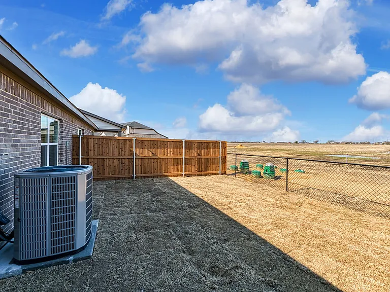 4025 Lecroy Ct — Photo 31
