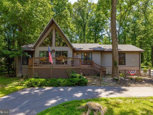 270 Cool Glen Cir, Harpers Ferry, WV 25425