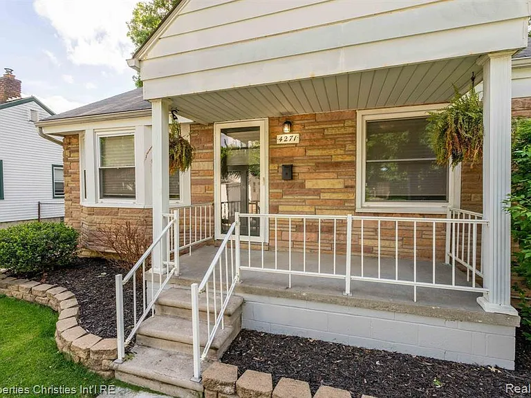 4271 Prairie Ave — Photo 4