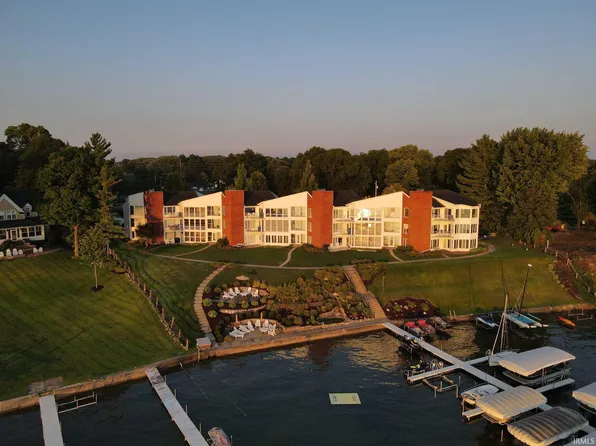 10660 N Shore Ln #D-1, Syracuse, IN 46567