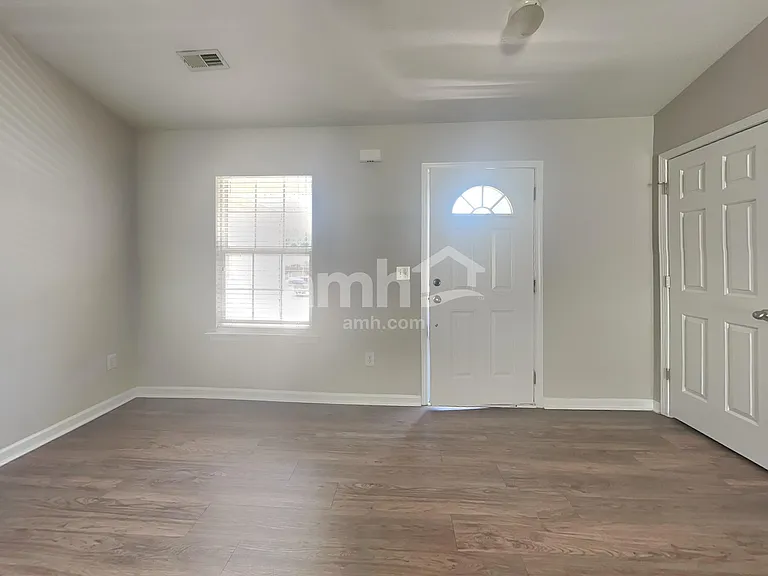 824 N Mossy Rock Rd — Photo 5