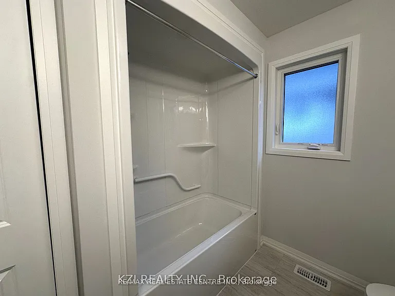 27 Samuel Ave — Photo 12