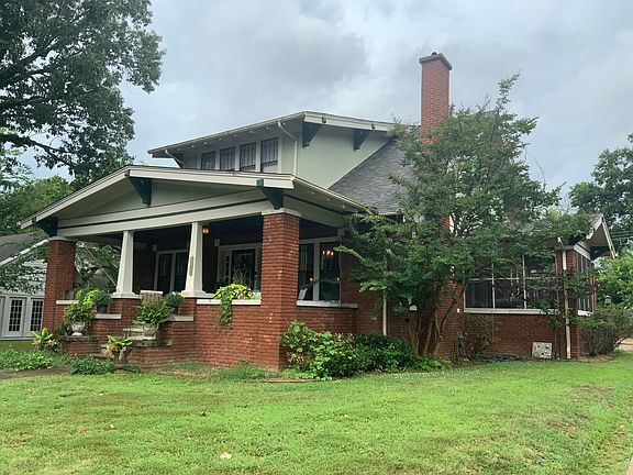 4th image of 1063 E College Ave