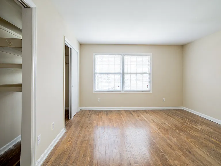 Monon Place I (Classic and Renovated), Managed by Buckingham Monon Living — Photo 18