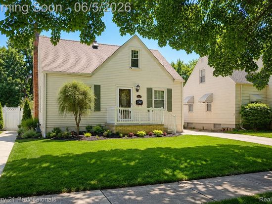 3457 Woodside St, Dearborn, MI 48124
