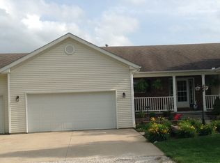 305 Benjamin St, Royal, IL 61871