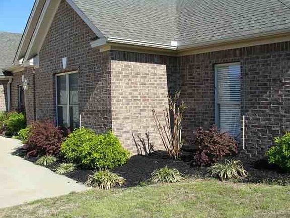 3rd image of 423 Palmer Ct
