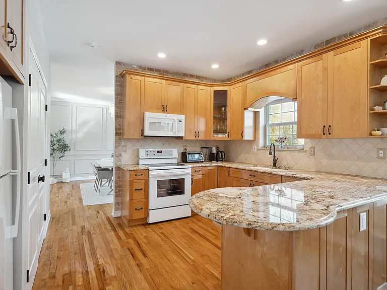 39 Hollow Ln — Photo 12