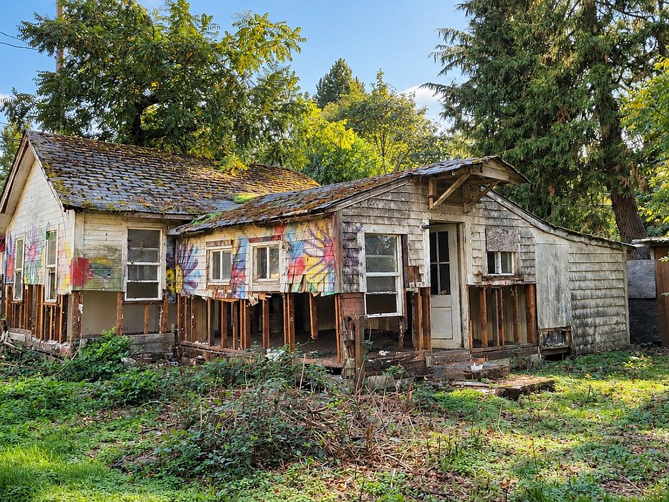 1st image of 4095 E 17th Ave