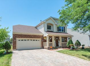 1124 Orchard Lake Dr, Aurora, IL 60506
