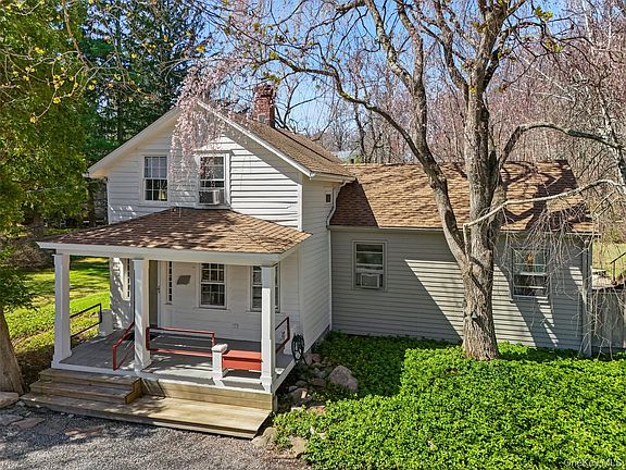 3rd image of 182 Smith Ridge Road