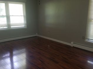 25415 Ridgewood Dr, Farmington Hills, MI 48336