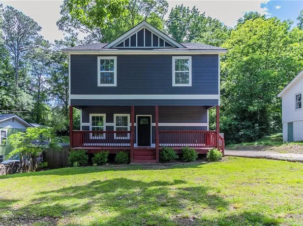 233 Clayton St, Fairburn, GA 30213