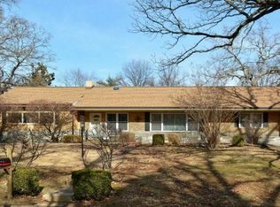 7321 Raleigh Dr, Saint Louis, MO 63123