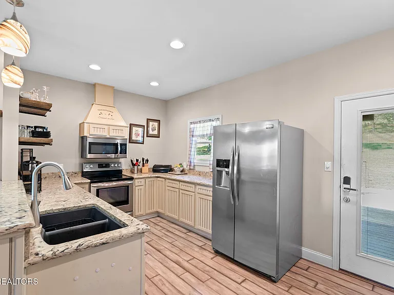 135 Lake Overlook Dr — Photo 12