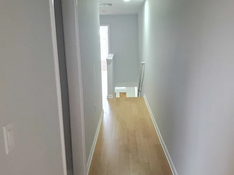 2823 Winchester St — Photo 7