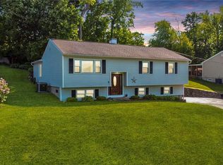 5 White Birch Ln, Beacon Falls, CT 06403