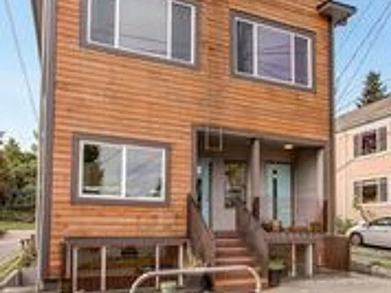 1435 22nd Ave — Photo 1