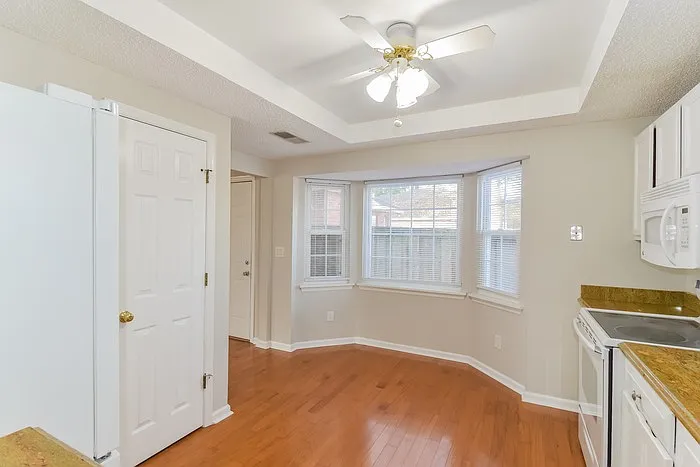 3801 Cedar Ave — Photo 7