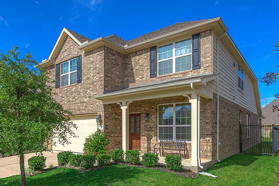 1st image of 10 Canterborough Pl