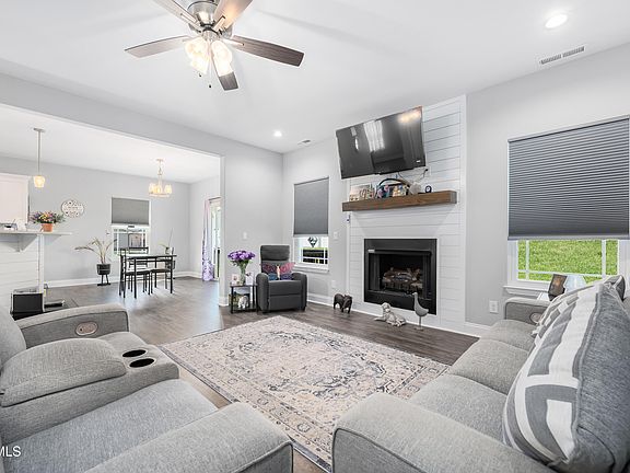 4th image of 1177 Lemongrass Dr