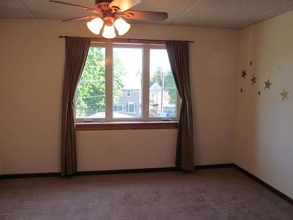 5th image of 1551 Ashland Ave APT 202