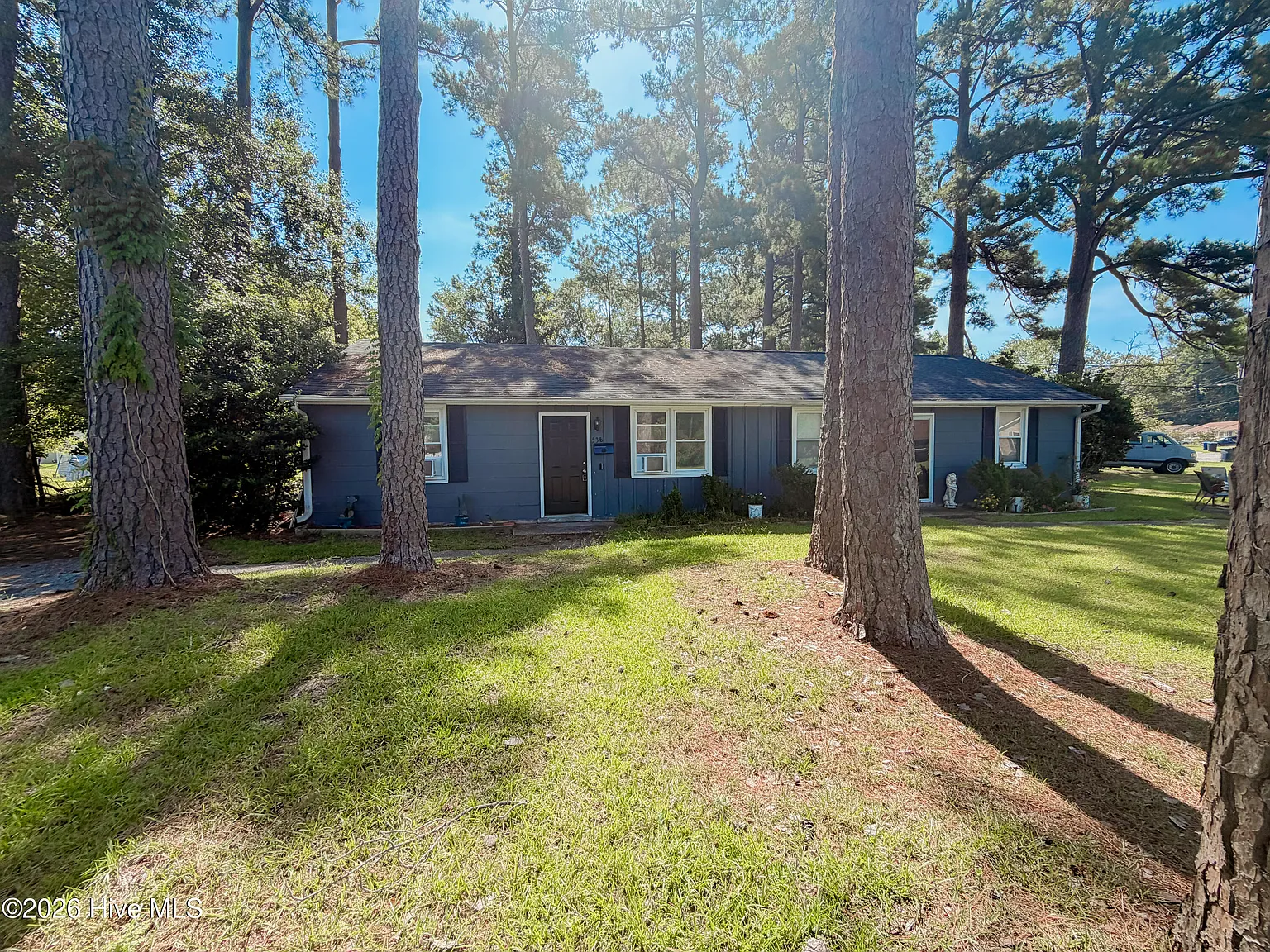 2 bed, 1.0 bath, $900 — Photo 2