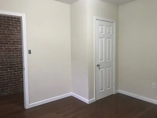 Rented by Perry Associates NYC Inc | media 17