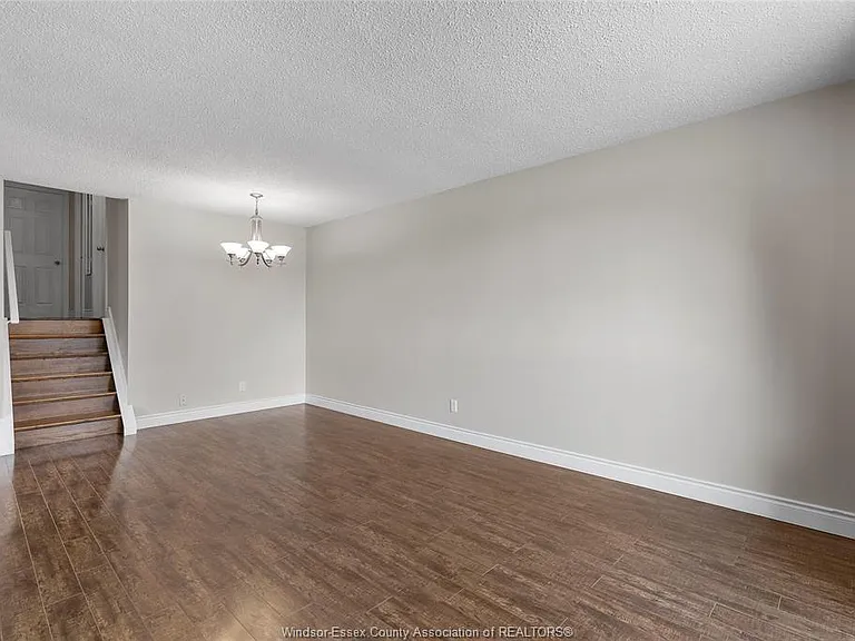 3083 Jefferson Blvd — Photo 10
