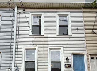 224 N King St, Gloucester City, NJ 08030