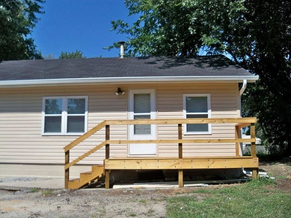 1st image of 3711 Seneca St #B