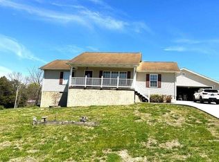 1143 Earnhardt Ln, La Follette, TN 37766
