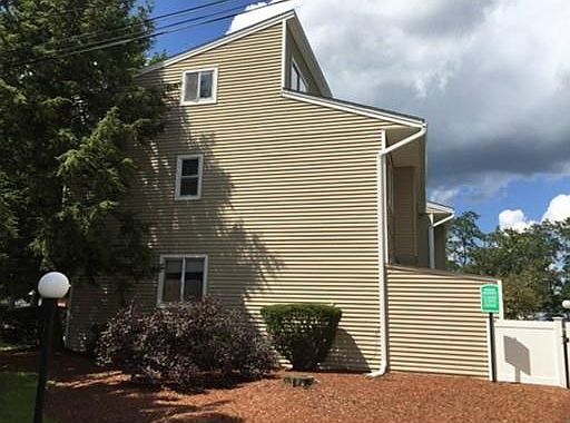 3rd image of 26 Harvard Rd #A