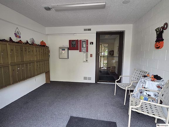 4th image of 5801 Enterprise Dr APT C7