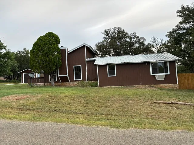 3 bed, 1449 sqft, $1,950 — Photo 3