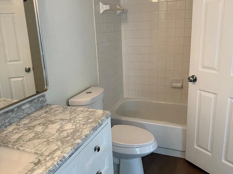 1704 Lake Shore Crest Dr #32 — Photo 15