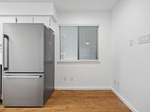 4th image of 1214 Baylor St #103
