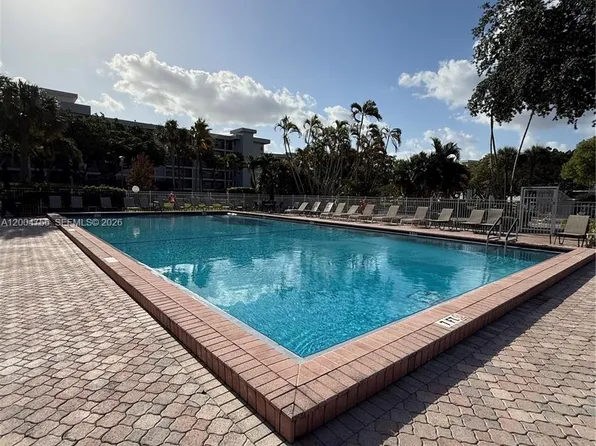 2691 S Course Dr APT 202, Pompano Beach, FL 33069