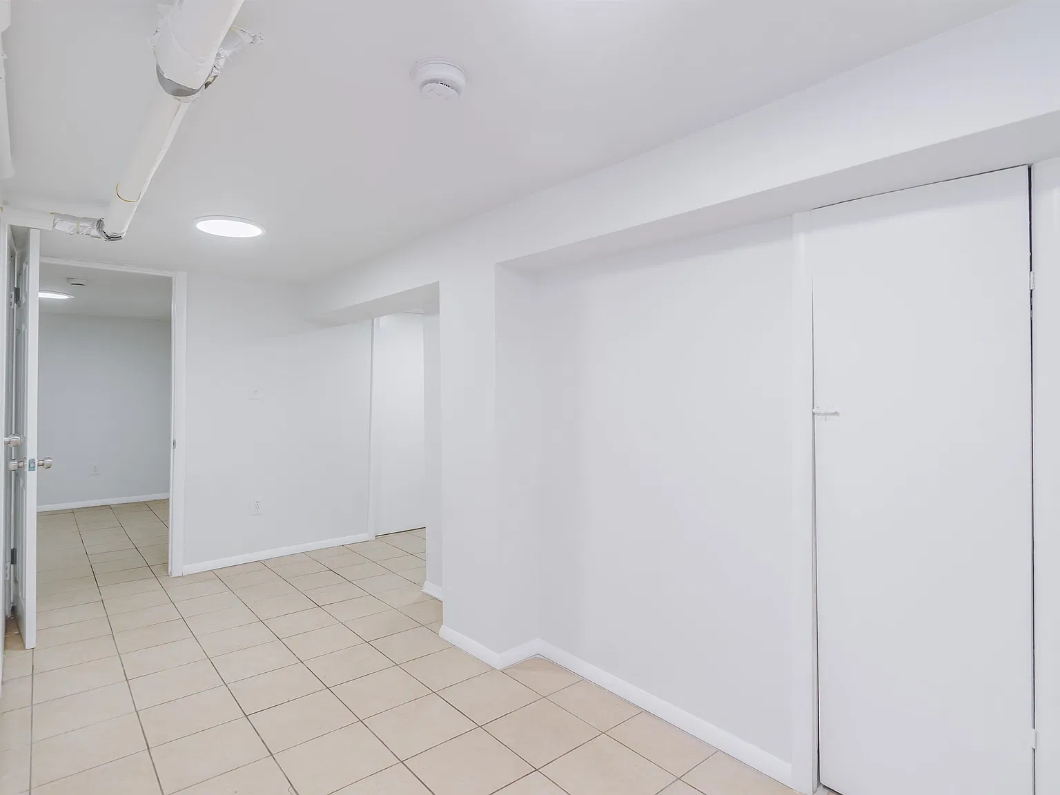 2 bed, 1.0 bath, $1,650 — Photo 2