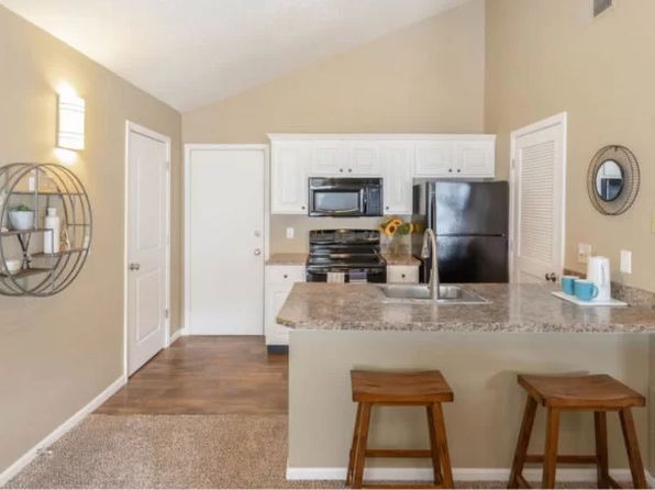 6530 Barton Cir #5-201