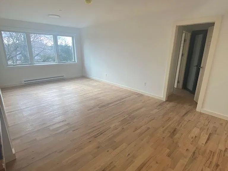 25 Springside Ave — Photo 4