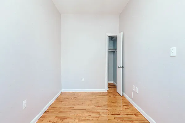 Rented by EXR | media 27